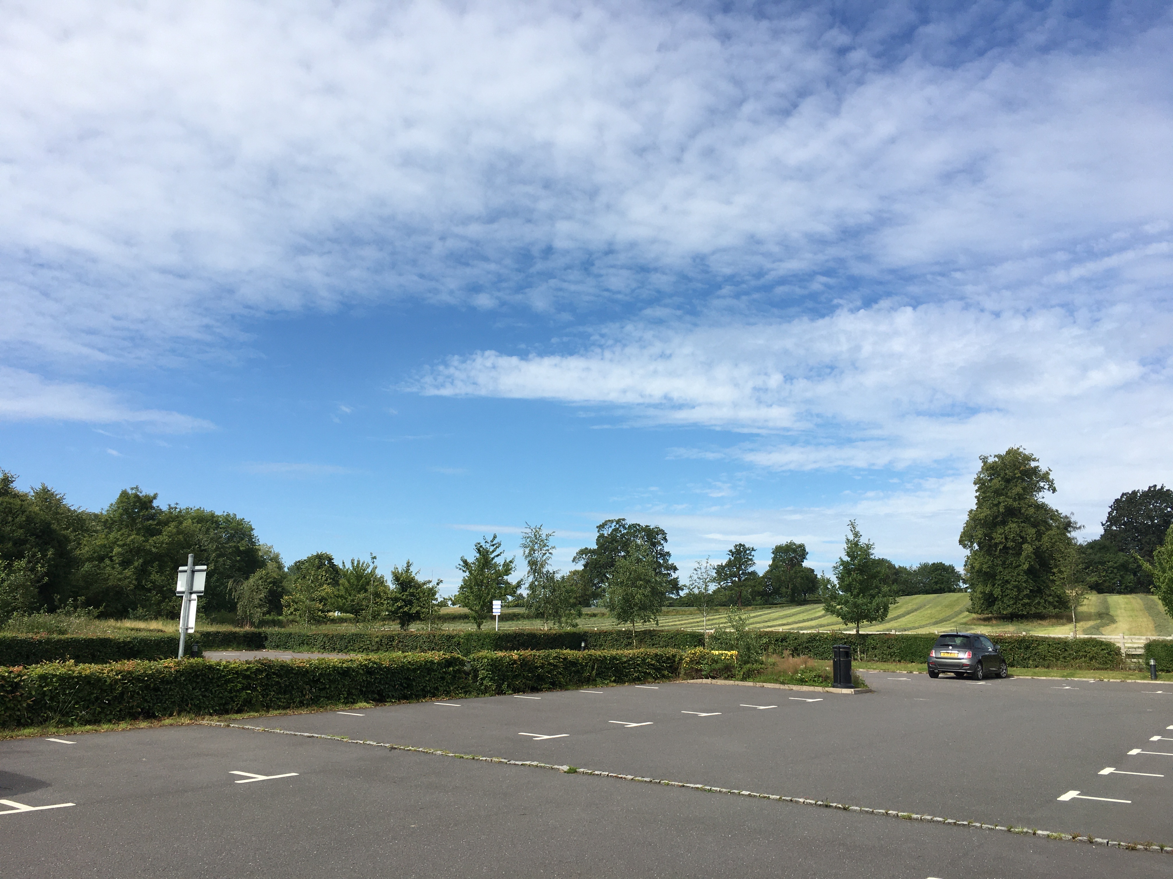 golf-club-parking.jpg