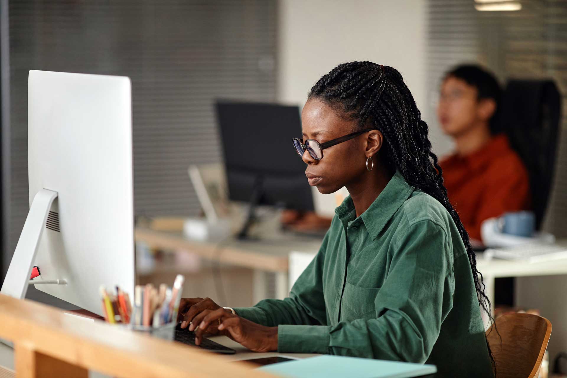 VIRTUAL OFFICE AdobeStock_533074613.jpg
